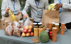 la nevera medio llena