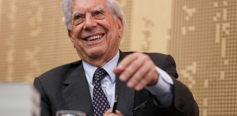 MARIO VARGAS LLOSA