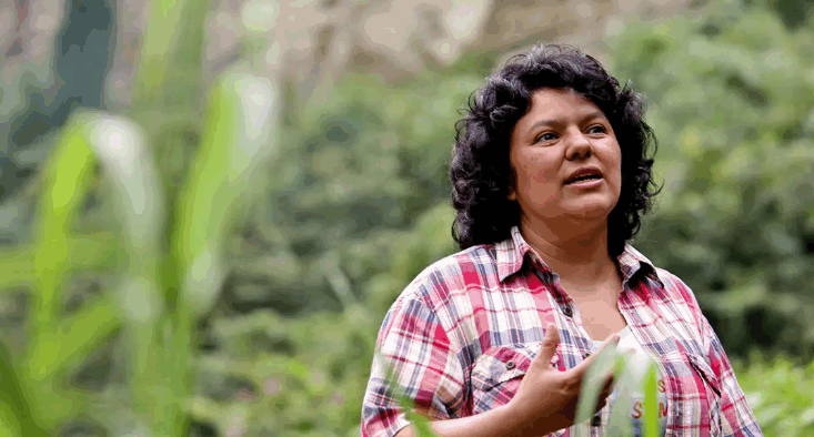 MUJERES DEFENSORAS DEL MEDIOAMBIENTE