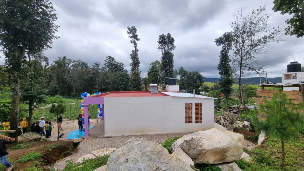 Lekil’Na es un modelo de vivienda digna sustentable en Chiapas que reutiliza plástico no reciclable y obtuvo certificación EDGE.