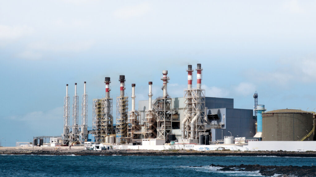 Japón puso en marcha en Fukuoka su primera planta de energía por ósmosis, que producirá 880 mil kWh para abastecer una planta desalinizadora.