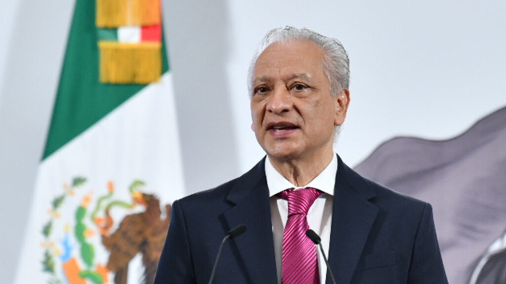 El Plan Estratégico 2025-2035 de Pemex contempla plantas de combustibles limpios y reducción de emisiones para disminuir impacto ambiental.