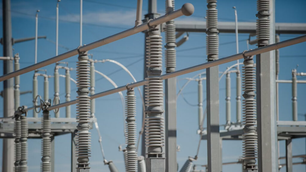 La Red Eléctrica Inteligente se modernizará con monitoreo, sensores y transformadores digitales para beneficiar a 50 millones de usuarios.