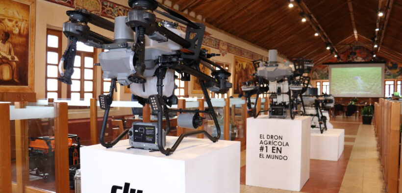 Los drones agrícolas en México optimizan la producción, reducen el uso de recursos y minimizan el impacto ambiental.