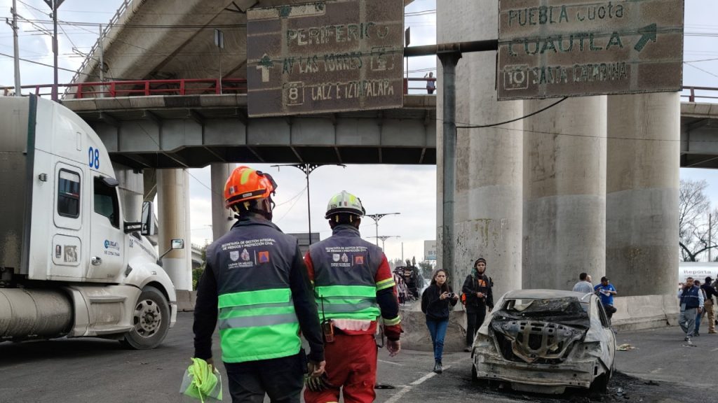 La explosión de una pipa de gas en Iztapalapa provocó la suspensión del Metro, Trolebús y Cablebús en la zona.
