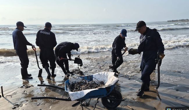 Gobierno federal intensifica acciones ante presencia de hidrocarburos en costas del Golfo de México