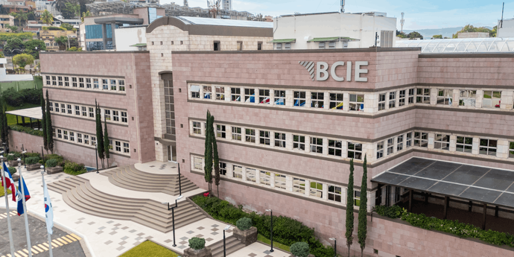 BCIE eleva estándares y financia transformación regional