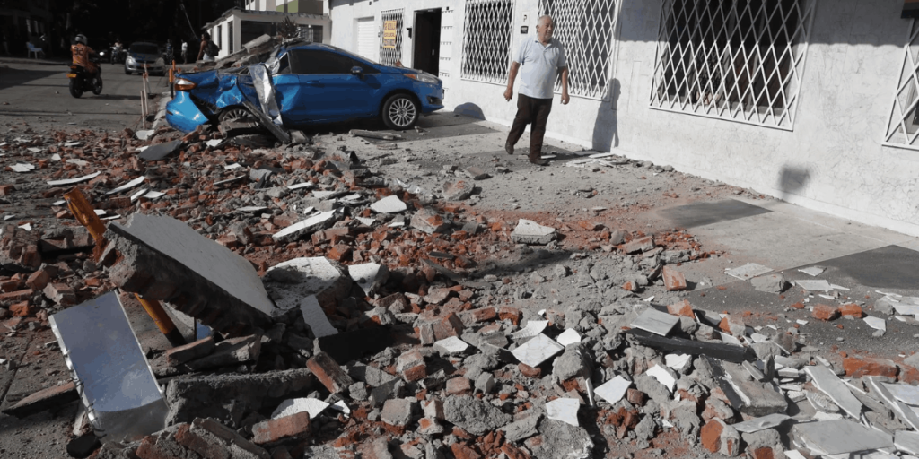 Sismo 7.4 en Colombia deja daños y alerta regional